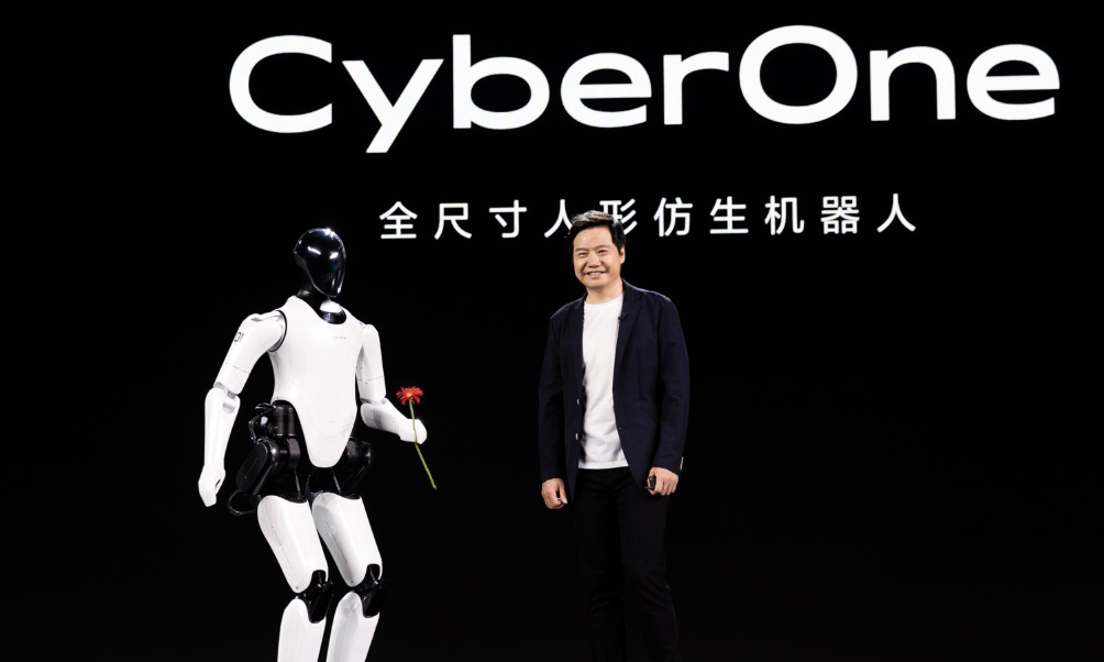 雷军的AI机器人之梦，靠Cyberone一条腿不够！