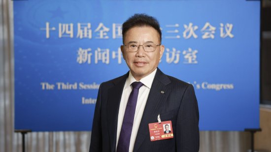 TCL李东生“政府工作报告”感言：坚定信心，敢于投资未来才有未来